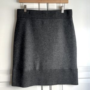 Vintage Y2K Tristan dark grey knit pencil skirt. Size USM